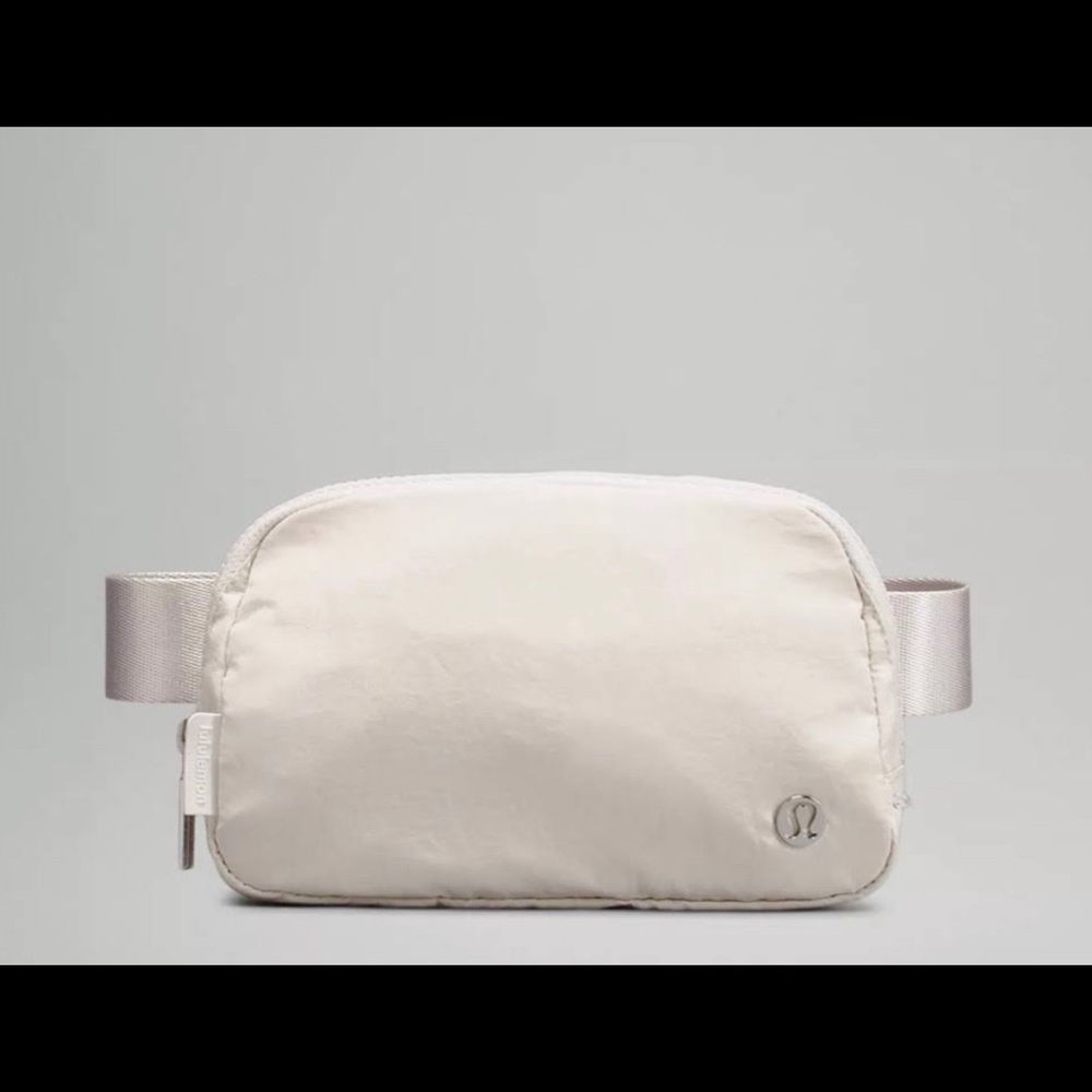 Lululemon Everywhere Belt Bag